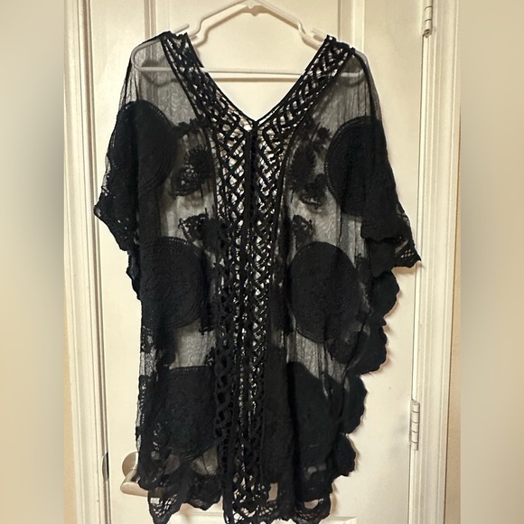 Vince Camuto Other - Vince Camuto Swim Coverup!